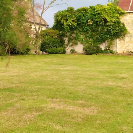 Hébergement de vacances House With 4 Bedrooms In Sur Seulles With Enclosed Garden And Wifi 15 Km From The Beach Condé-sur-Seulles