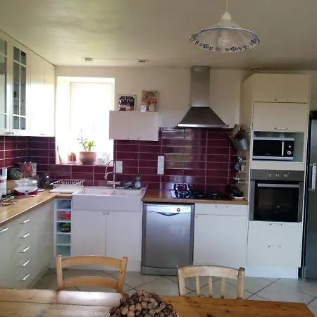 Hébergement de vacances House With 4 Bedrooms In Sur Seulles With Enclosed Garden And Wifi 15 Km From The Beach Condé-sur-Seulles