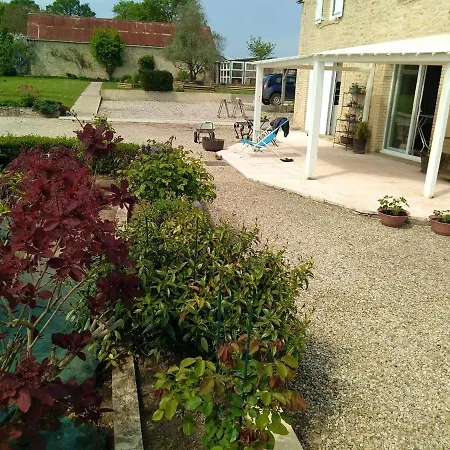 Hébergement de vacances House With 4 Bedrooms In Sur Seulles With Enclosed Garden And Wifi 15 Km From The Beach Condé-sur-Seulles
